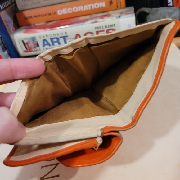 VTG Lloyd Baker London leather orange cream wallet - Picture 9 of 16